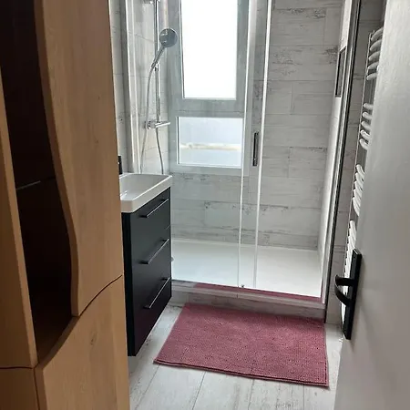 Les Pieds Dans L'eau Hotel *