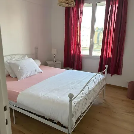 Les Pieds Dans L'eau Hotel *